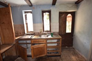 kitchen- click for photo gallery